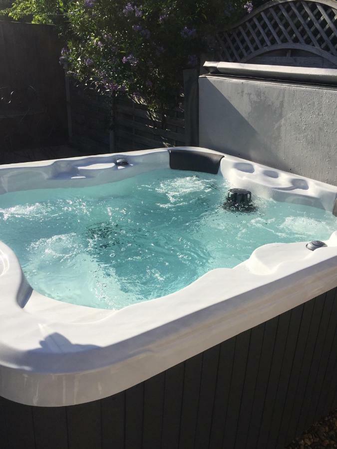 Вилла Saving Grace With Private Hot Tub Bawdeswell Экстерьер фото